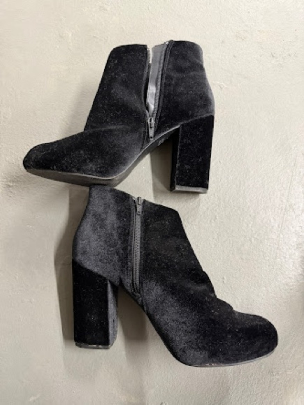 New Look Black Velvet Zip Block Heel Ankle Boots